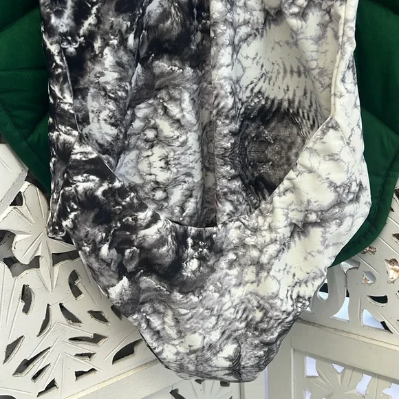 Mikoh crochet high neck halter one piece swimsuit. XL. Grey marble tie dye. - Picture 7 of 8